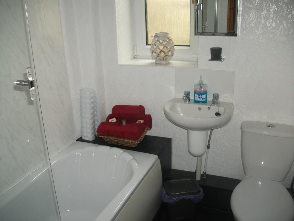 The Anchorage Hotel Amlwch Room photo